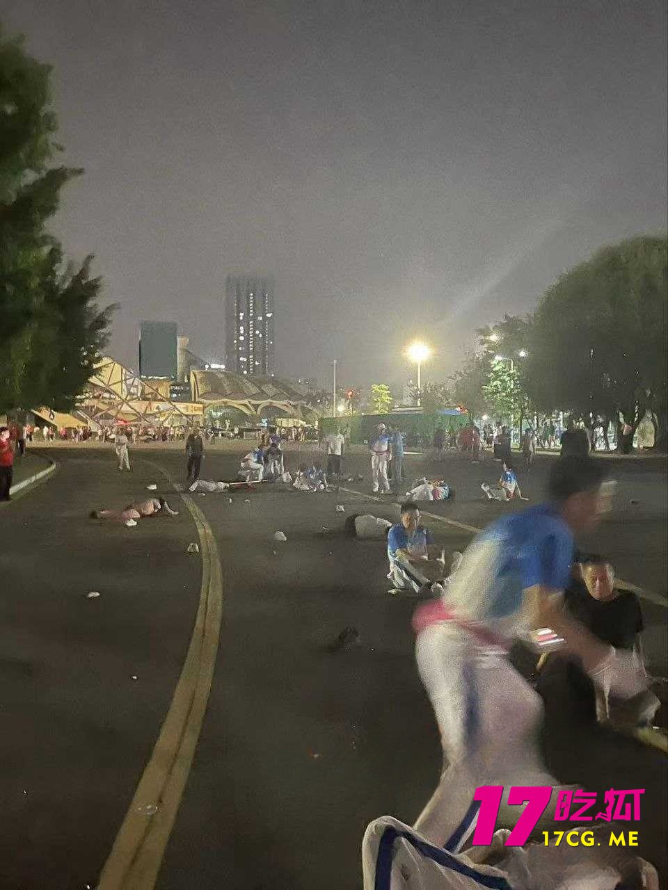 11-12-9-3.jpg 11-12-9-3.jpg